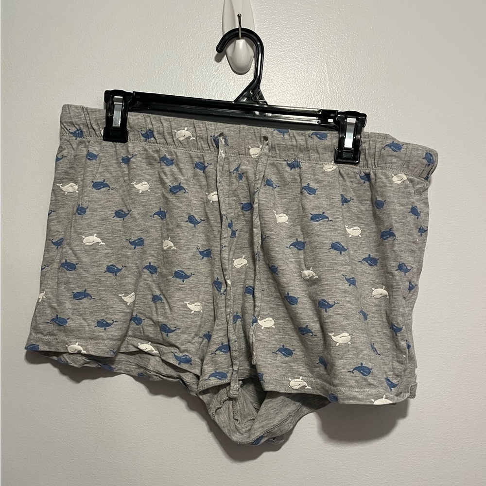 La Vie En Rose | XL Cute little Grey shorts with whales